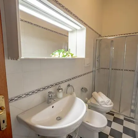 Apartament Il Vico Dei Canti Rossi *